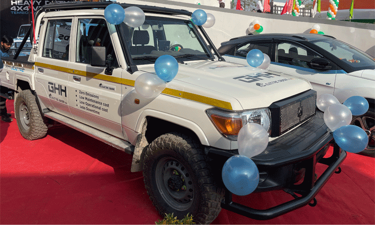 Hindustan Zinc presenting the first Tembo 4x4 electric multi purpose vehicle on Indian ground (Photo: GHH)